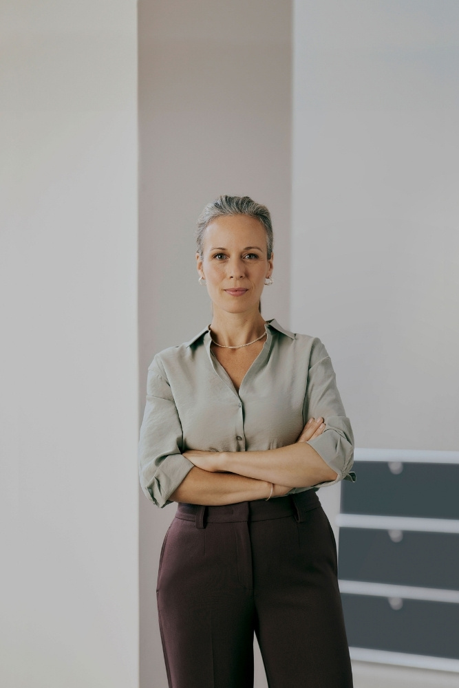 Abbildung einer Entscheiderin in der Banking-Branche